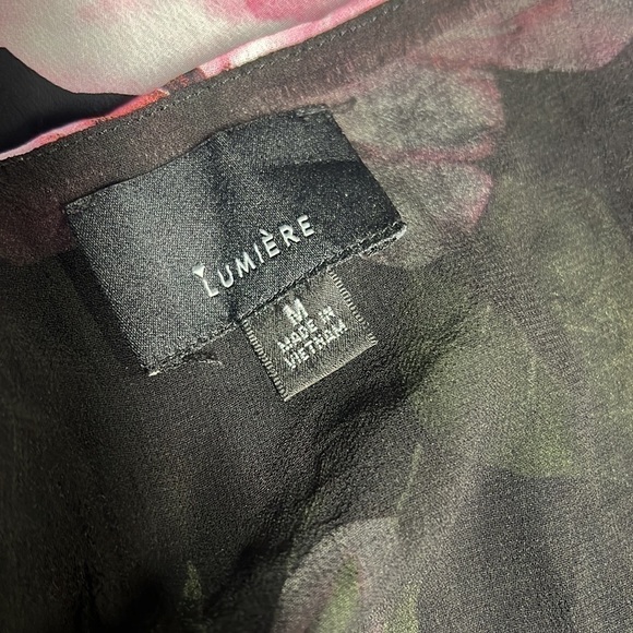 LUMIÈRE BLACK FLORAL TANK TOP MEDIUM BLOUSE - Picture 6 of 7